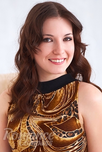 Ukrainian mail order bride Irina from Nikolaev with brunette hair and hazel eye color - image 1