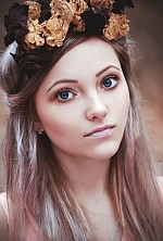 Ukrainian mail order bride Yana from Kiev with light brown hair and green eye color - image 5