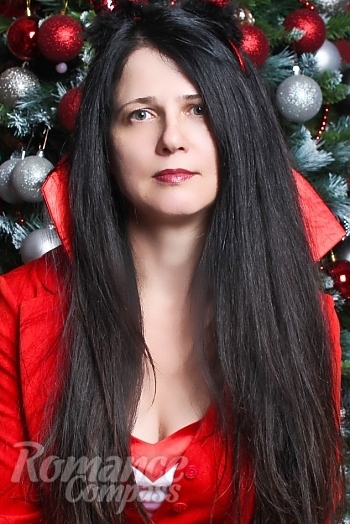 Ukrainian mail order bride Ivana from Nikolaev with brunette hair and grey eye color - image 1