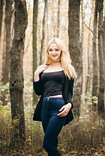 Ukrainian mail order bride Lilya from Pokrov with blonde hair and brown eye color - image 3