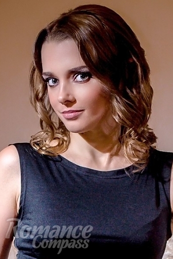 Ukrainian mail order bride Julia from Poltava with light brown hair and grey eye color - image 1
