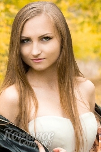 Ukrainian mail order bride Anuta from Berdiansk with blonde hair and green eye color - image 1
