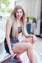 Ukrainian mail order bride Liliya from Kiev with blonde hair and green eye color - image 2