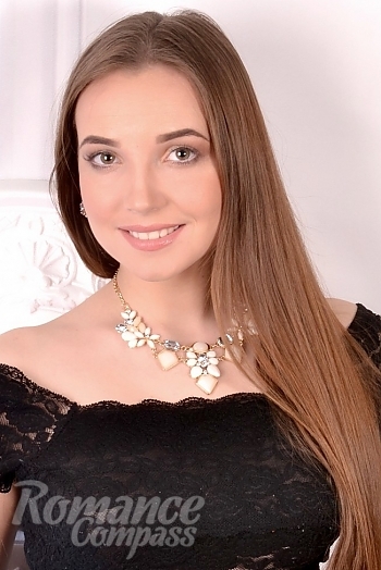 Ukrainian mail order bride Kristina from Kharkov with brunette hair and brown eye color - image 1