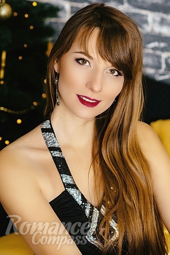 Ukrainian mail order bride Olesya from Poltava with brunette hair and hazel eye color - image 1
