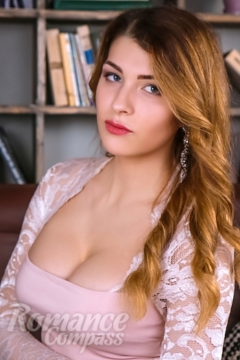 Ukrainian mail order bride Alexandra from Uman with light brown hair and green eye color - image 1