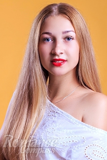 Ukrainian mail order bride Anastasiya from Nikopol with blonde hair and grey eye color - image 1