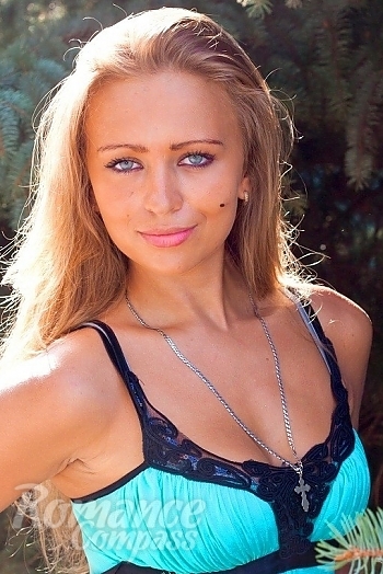 Ukrainian mail order bride Marina from Poltava with blonde hair and blue eye color - image 1