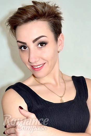 Ukrainian mail order bride Taisiia from Kramatorsk with brunette hair and brown eye color - image 1