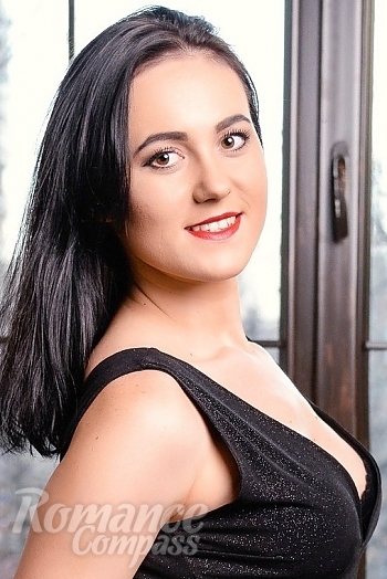 Ukrainian mail order bride Tatiana from Kiev with brunette hair and brown eye color - image 1