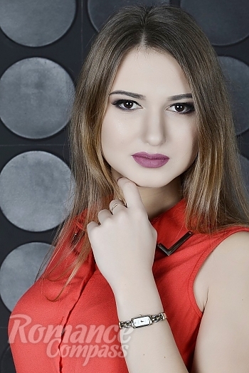Ukrainian mail order bride Valentina from Kharkov with brunette hair and brown eye color - image 1