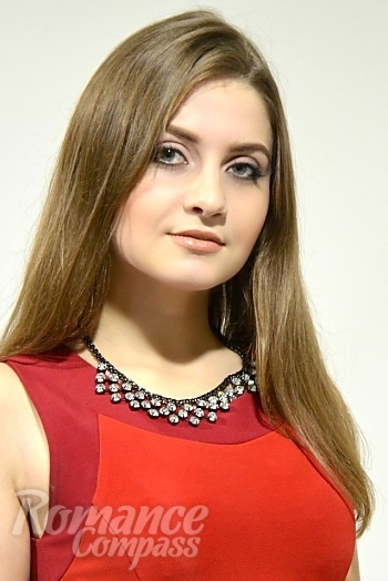 Ukrainian mail order bride Natalia from Odessa with brunette hair and green eye color - image 1