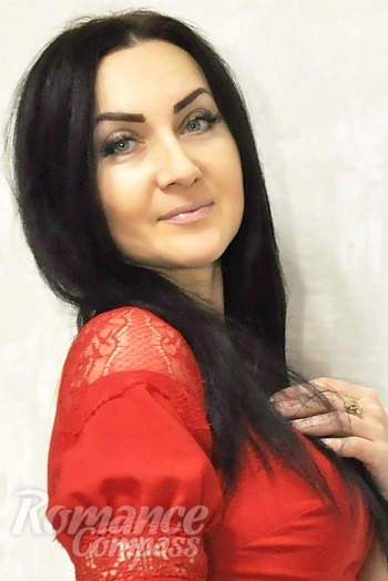 Ukrainian mail order bride Natali from Nikolaev with black hair and blue eye color - image 1