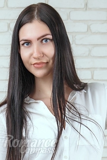 Ukrainian mail order bride Valeriya from Kharkiv with black hair and blue eye color - image 1