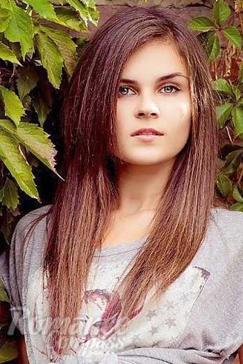 Ukrainian mail order bride Diana from Kiev with light brown hair and green eye color - image 1
