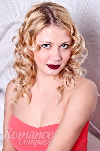 Ukrainian mail order bride Anastasiya from Nikolaev with blonde hair and green eye color - image 1