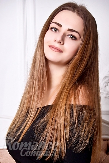 Ukrainian mail order bride Liza from Nikolaev with light brown hair and grey eye color - image 1