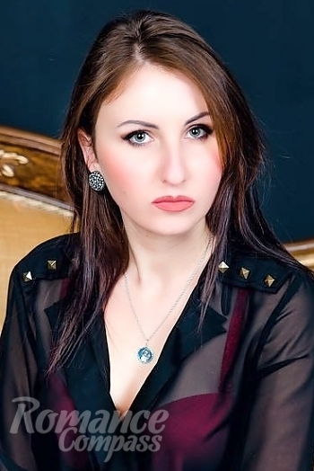 Ukrainian mail order bride Anna from Nikolaev with brunette hair and green eye color - image 1