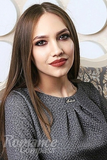 Ukrainian mail order bride Viktoria from Kharkiv with light brown hair and grey eye color - image 1