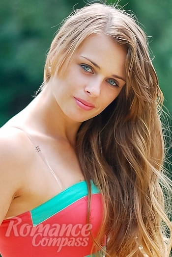 Ukrainian mail order bride Elena from Zhytomyr with blonde hair and blue eye color - image 1