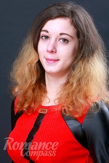 Ukrainian mail order bride Valeria from Doneck with light brown hair and brown eye color - image 1