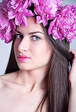 Ukrainian mail order bride Daria from Zaporozhye with auburn hair and green eye color - image 2
