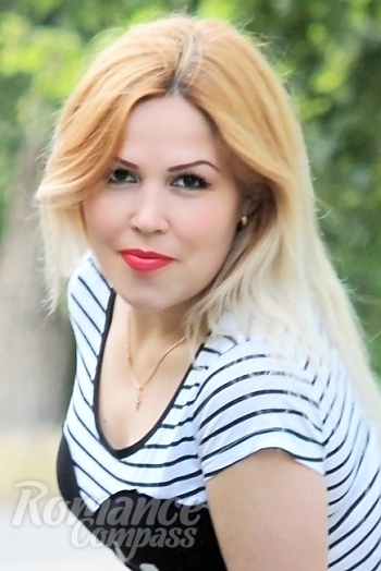 Ukrainian mail order bride Nataliya from Elanez with blonde hair and brown eye color - image 1