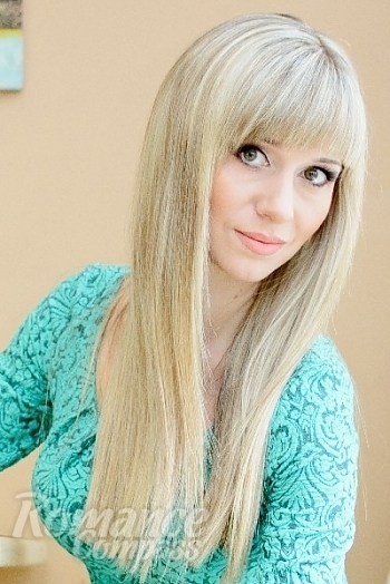 Ukrainian mail order bride Irina from Chernomorsk with blonde hair and green eye color - image 1
