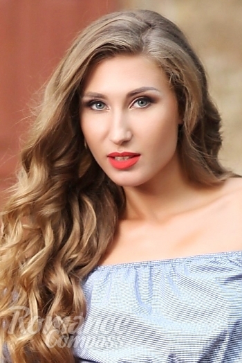 Ukrainian mail order bride Natalia from Nikolaev with light brown hair and green eye color - image 1