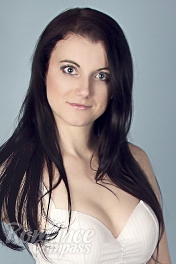 Ukrainian mail order bride Alexandra from Lugansk with brunette hair and grey eye color - image 1
