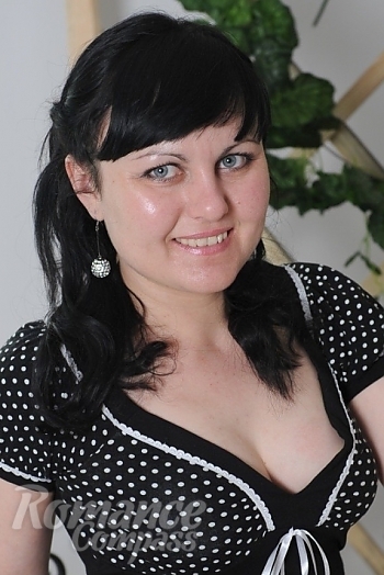 Ukrainian mail order bride Nataliya from Lugansk with black hair and blue eye color - image 1