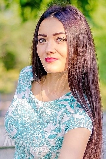 Ukrainian mail order bride Tatiana from Nikolaev with black hair and green eye color - image 1
