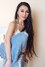 Ukrainian mail order bride Victoria from Kiev with brunette hair and green eye color - image 3