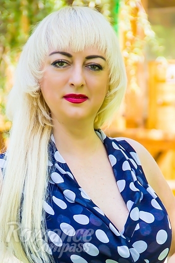 Ukrainian mail order bride Angelica from Kharkov with blonde hair and brown eye color - image 1