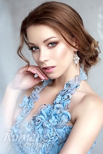 Ukrainian mail order bride Anna from Kiev with light brown hair and grey eye color - image 1
