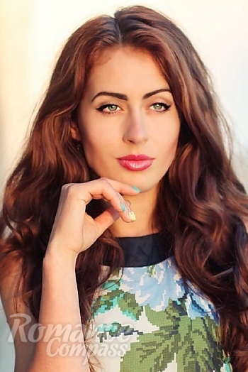 Ukrainian mail order bride Inna from Kiev with brunette hair and green eye color - image 1