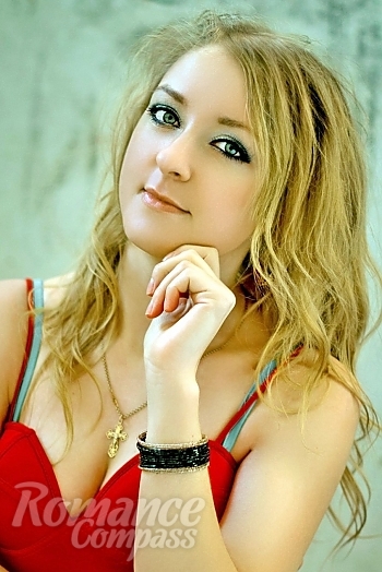Ukrainian mail order bride Vita from Kiev region with blonde hair and blue eye color - image 1