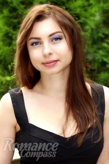 Ukrainian mail order bride Julia from Sumy with light brown hair and hazel eye color - image 1