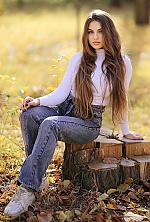 Ukrainian mail order bride karina from Krivoy Rog with light brown hair and green eye color - image 3