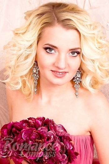 Ukrainian mail order bride Viktoria from Mariupol with blonde hair and green eye color - image 1
