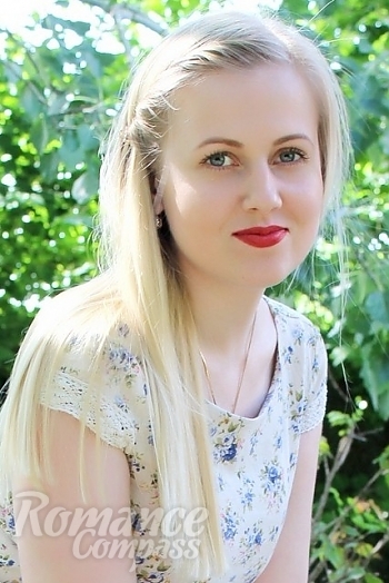 Ukrainian mail order bride Elena from Kherson with blonde hair and blue eye color - image 1