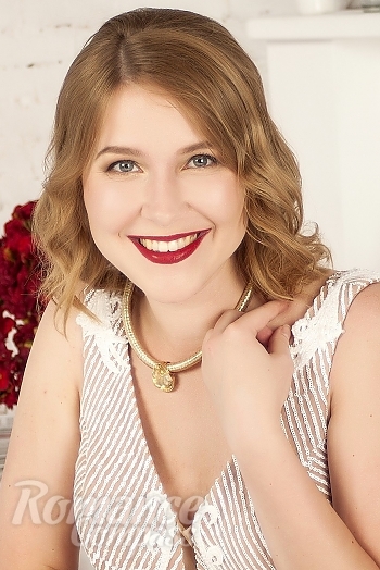 Ukrainian mail order bride Aleksandra from Kiev with light brown hair and grey eye color - image 1