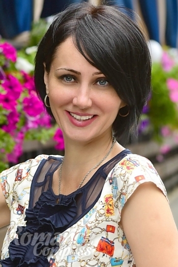 Ukrainian mail order bride Elena from Kharkiv with black hair and blue eye color - image 1
