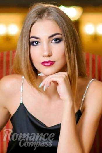 Ukrainian mail order bride Katerina from Chuhuiv with blonde hair and green eye color - image 1