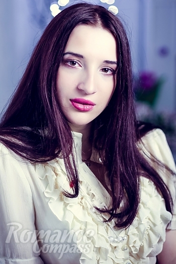Ukrainian mail order bride Maria from Ustylug with brunette hair and brown eye color - image 1