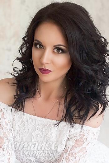 Ukrainian mail order bride Margarita from Kherson with black hair and hazel eye color - image 1