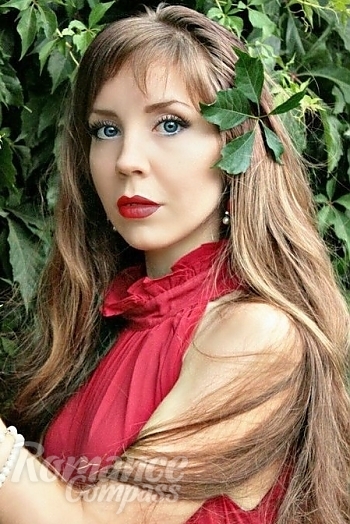 Ukrainian mail order bride Maria from Odessa with light brown hair and green eye color - image 1
