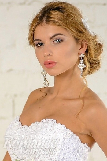 Ukrainian mail order bride Irina from Moscow with blonde hair and blue eye color - image 1