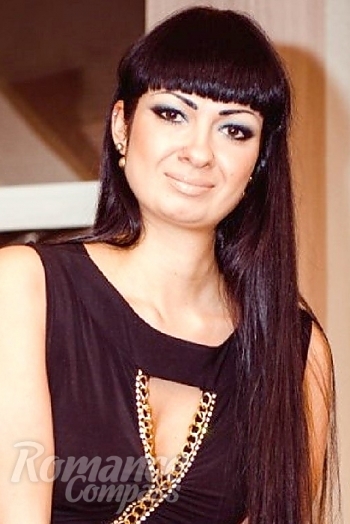 Ukrainian mail order bride Elena from Kharkov with black hair and brown eye color - image 1