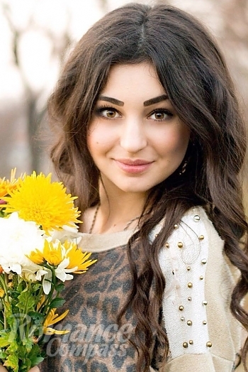 Ukrainian mail order bride Inna from Kharkov with brunette hair and brown eye color - image 1